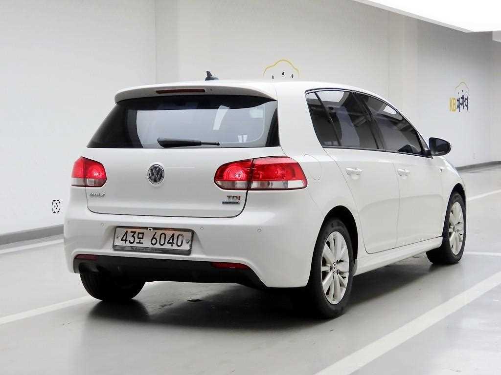 Volkswagen Golf - Vista 4