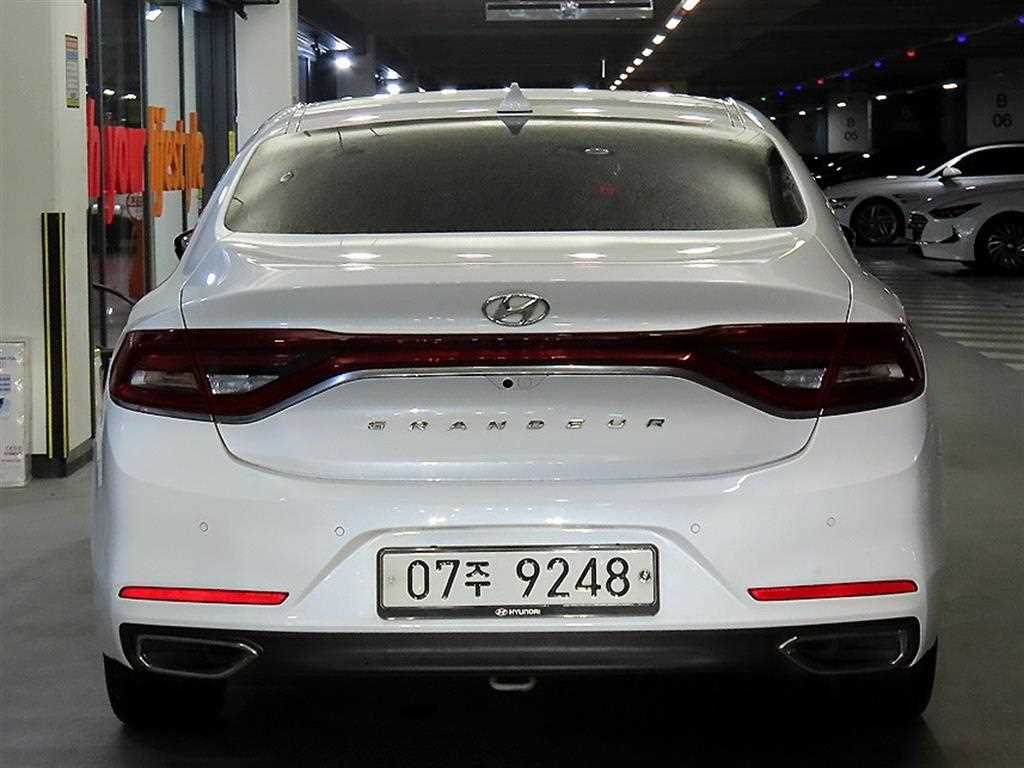 HYUNDAI Grandeur - Vista 6