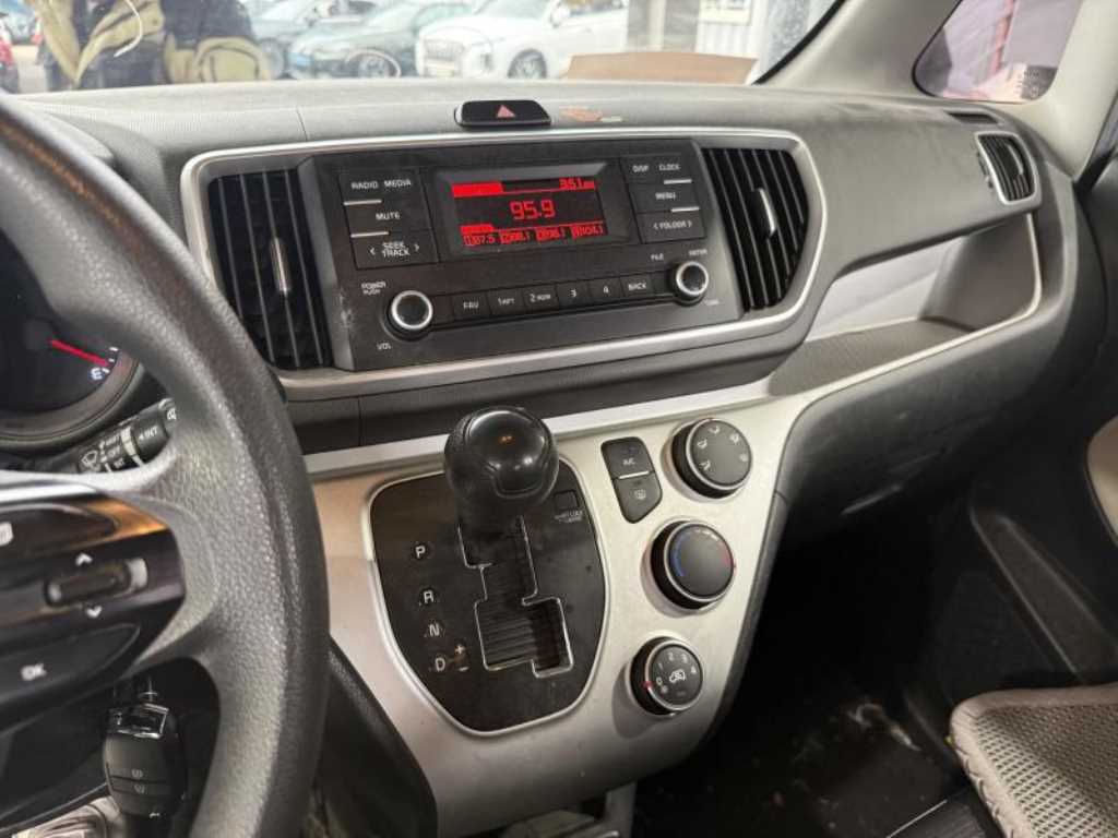 KIA Ray 2022 Blanco - Importación desde Corea - HF Imports Iquique - Foto 15