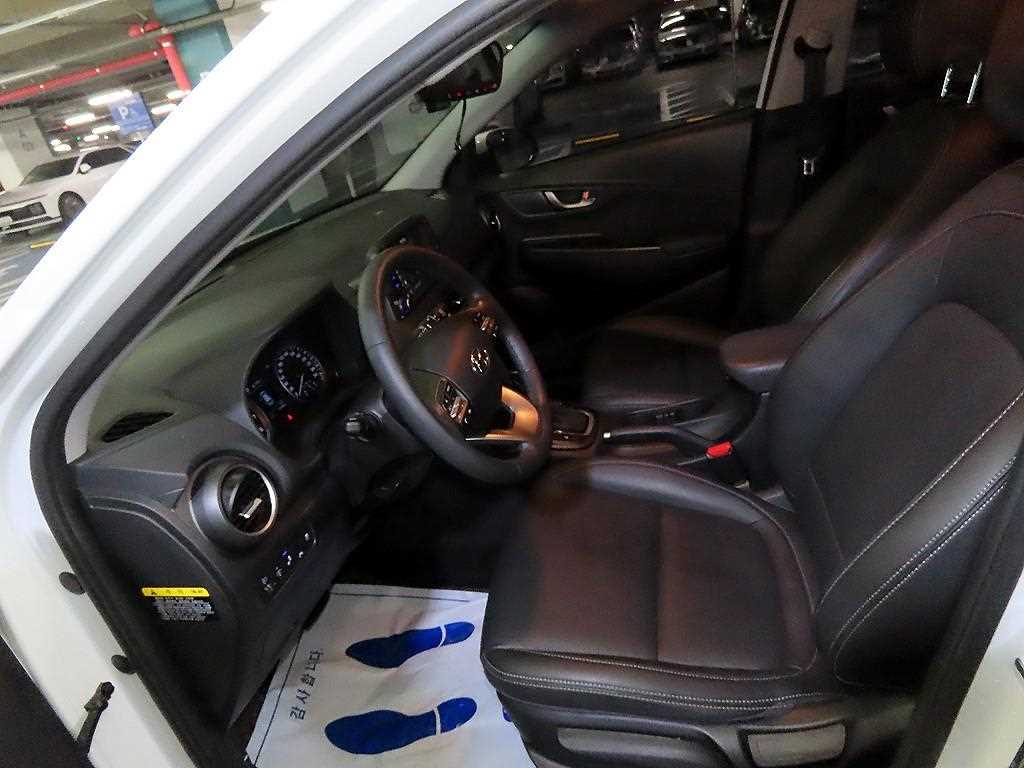 HYUNDAI Kona - Vista 6