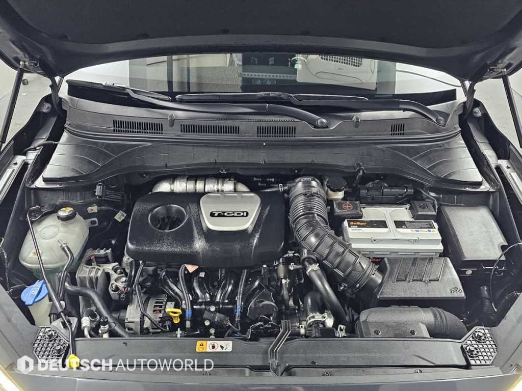 HYUNDAI Kona - Vista 6