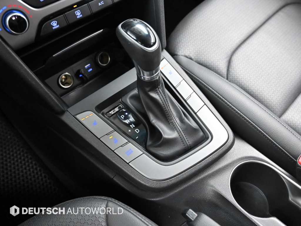 HYUNDAI Avante - Vista 9