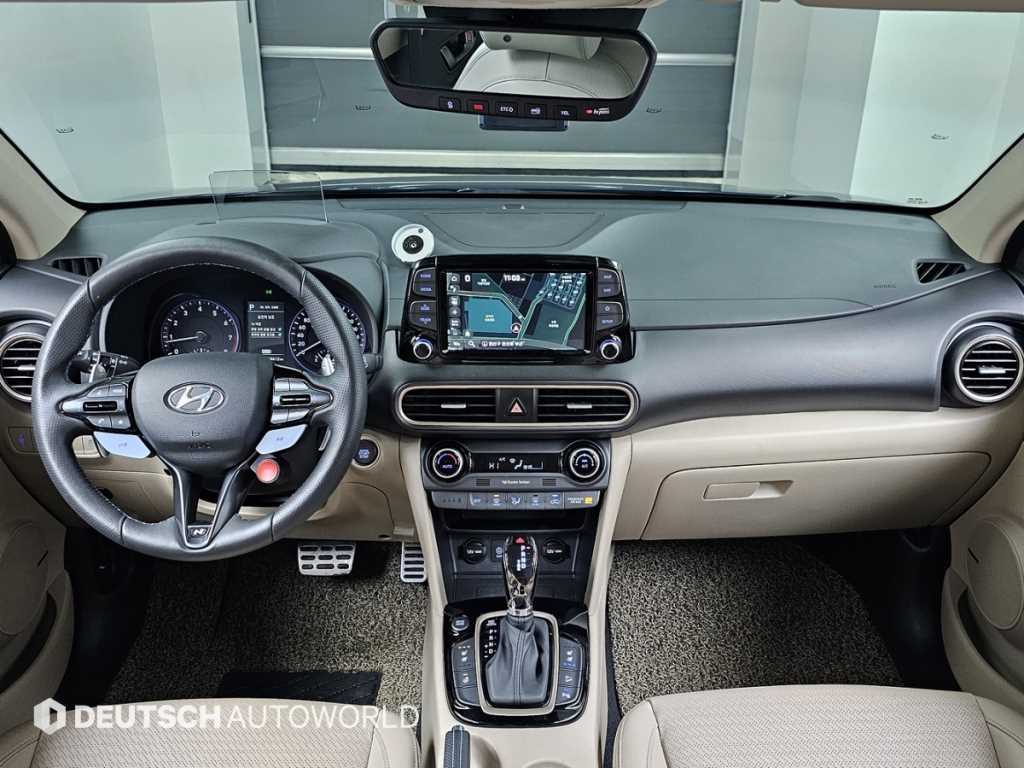 HYUNDAI Kona - Vista 7