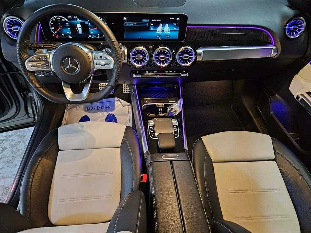 Mercedes Benz GLB Class - Vista 11