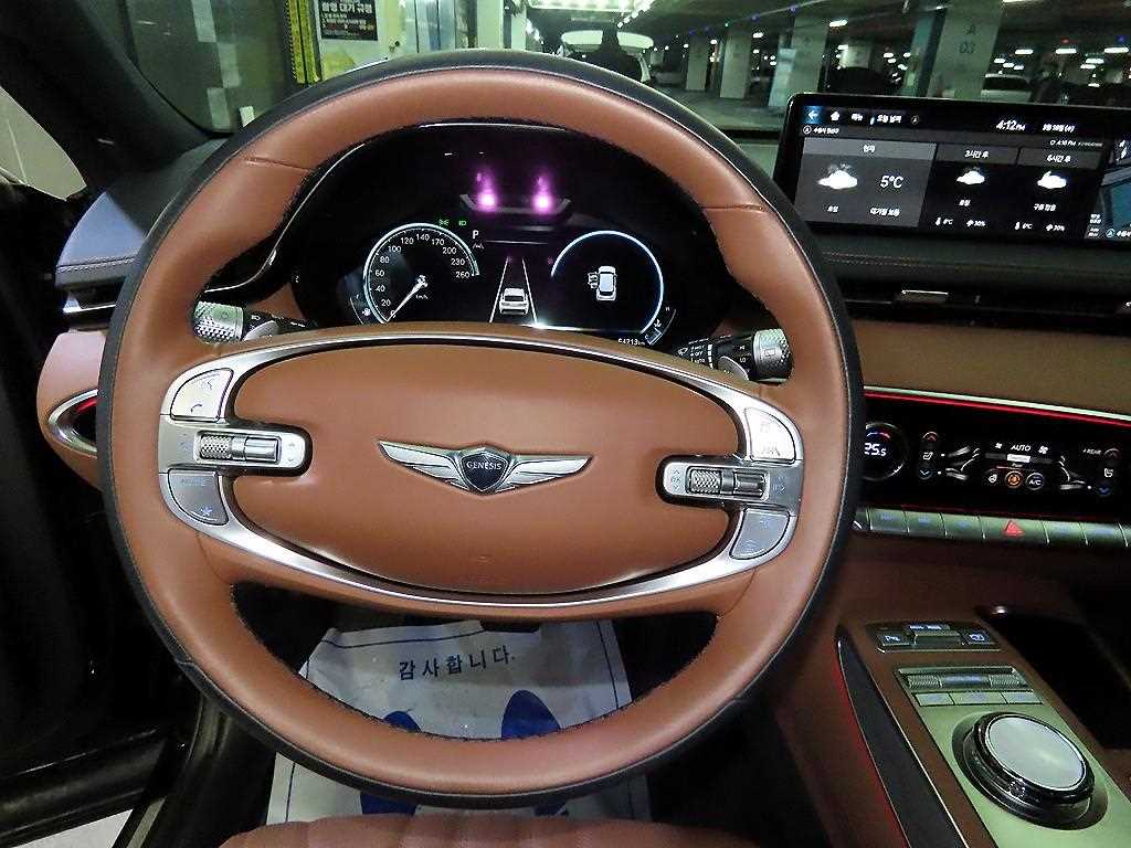 Genesis GV70 - Vista 8