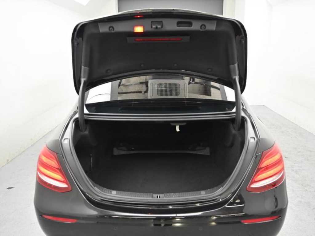 Mercedes Benz E class 2018 Negro - Importación desde Corea - HF Imports Iquique - Foto 19