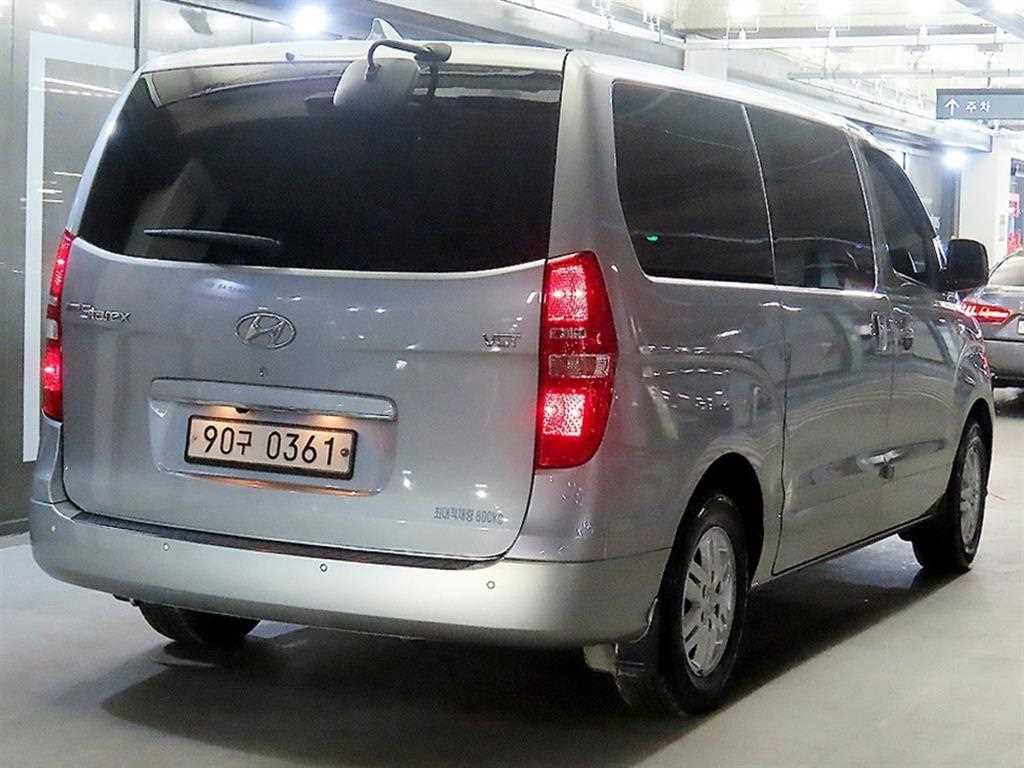 HYUNDAI Starex - Vista 4