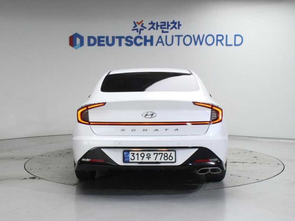 HYUNDAI Sonata - Vista 4