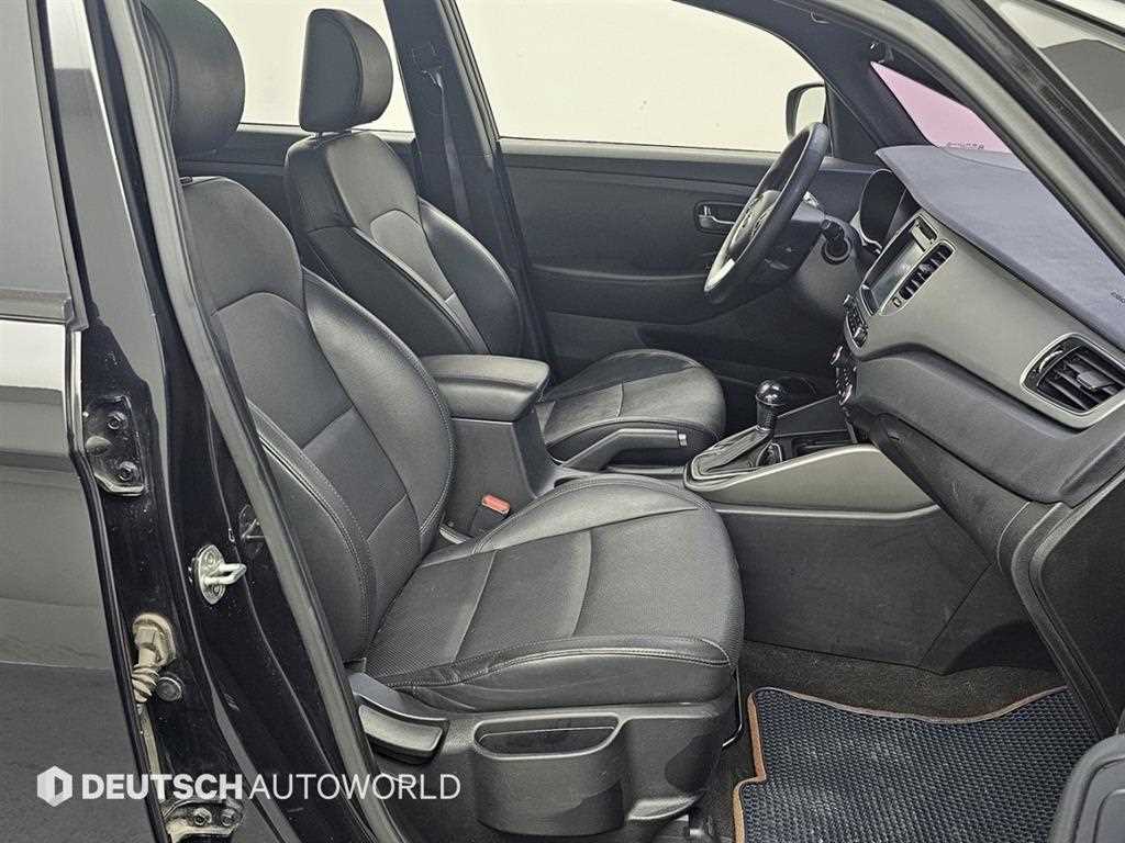 KIA Carens - Vista 10