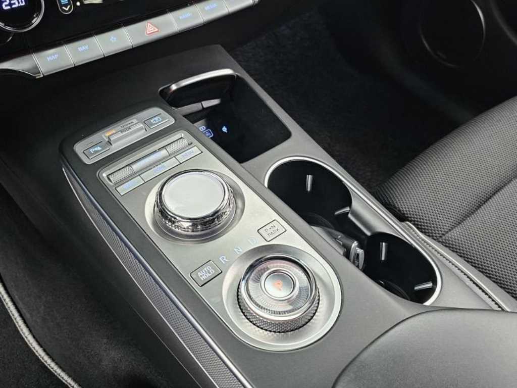 Genesis GV70 - Vista 9