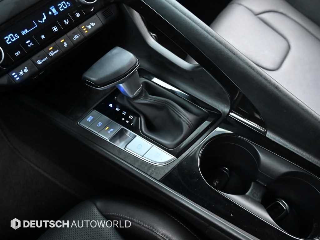 HYUNDAI Avante - Vista 9