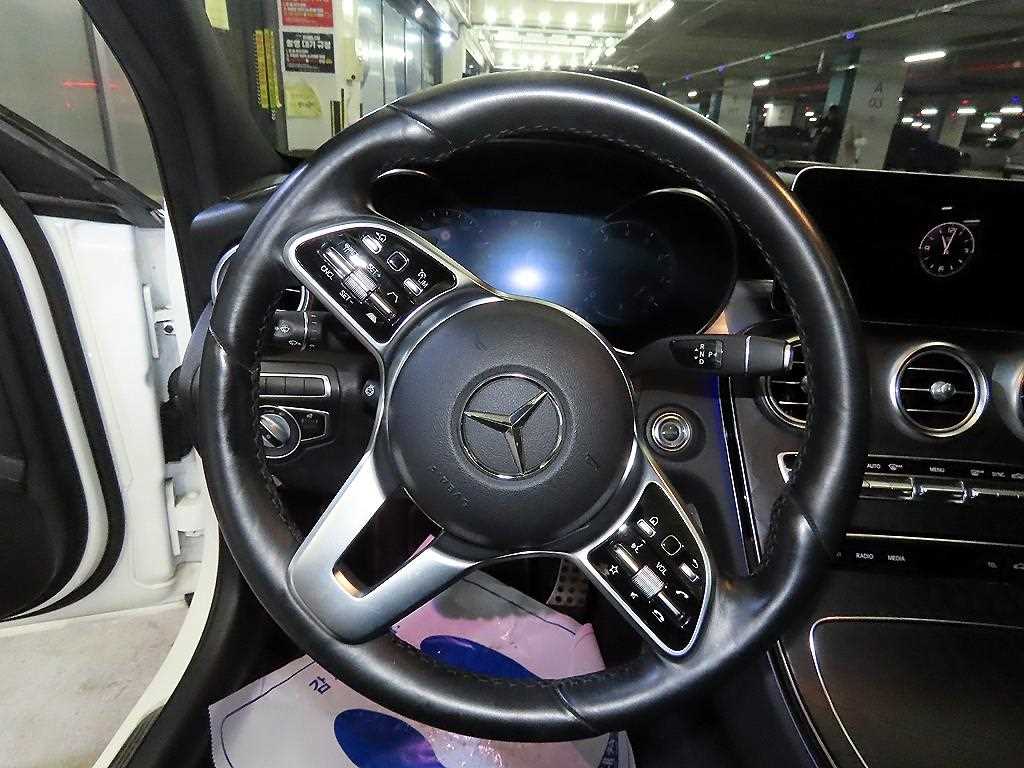 Mercedes Benz C Class - Vista 8