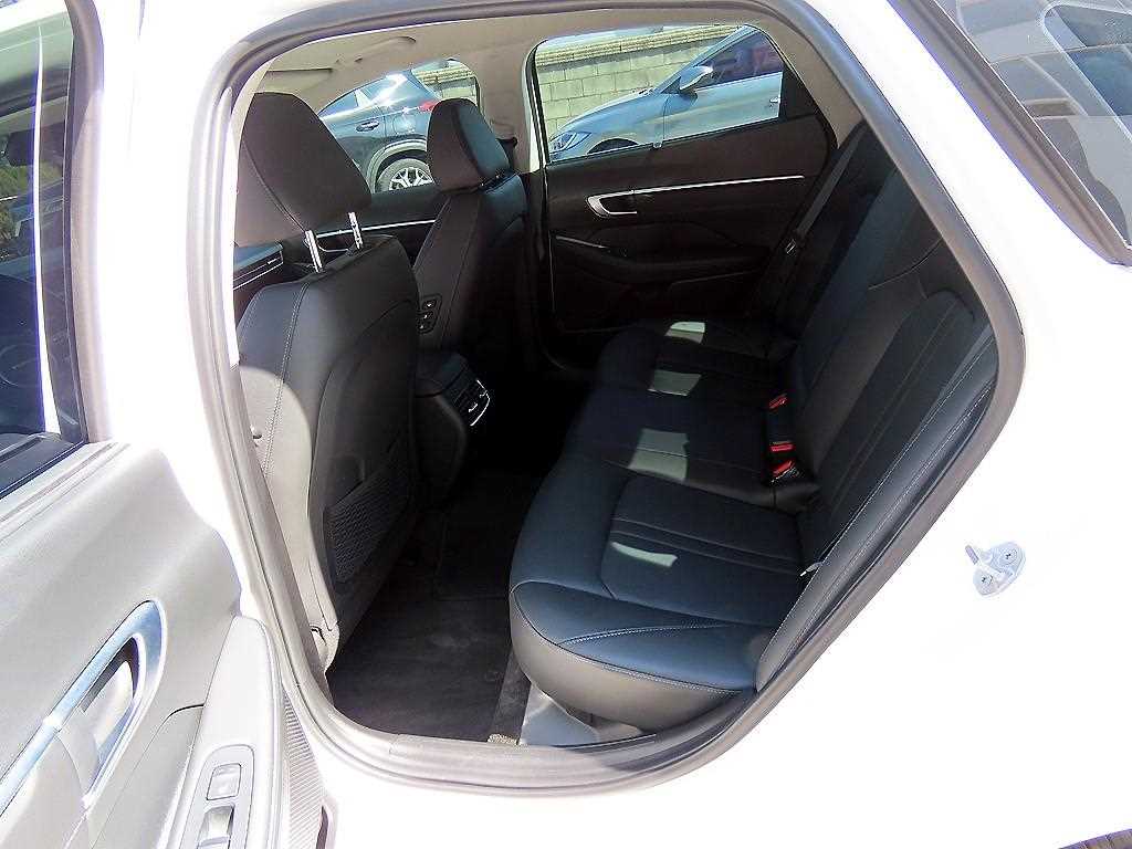 HYUNDAI Sonata - Vista 6