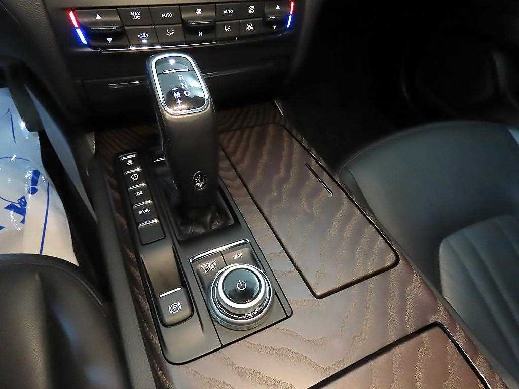 Maserati Ghibli - Vista 12