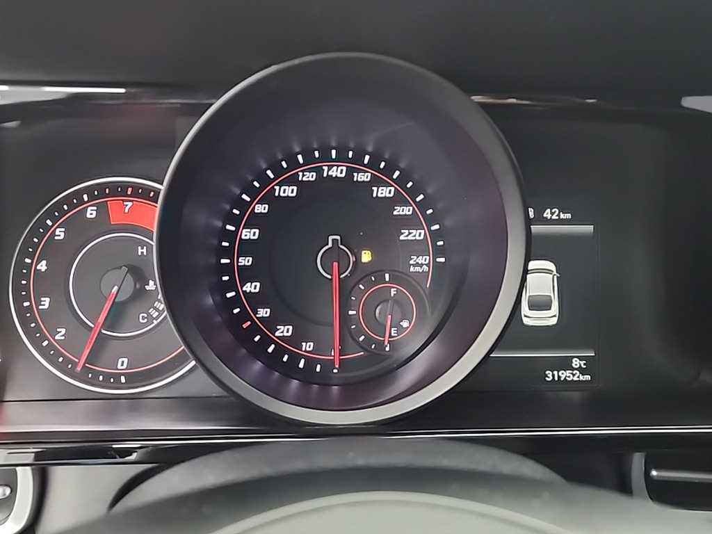 HYUNDAI Avante - Vista 6