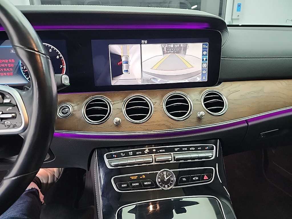 Mercedes Benz E class - Vista 10