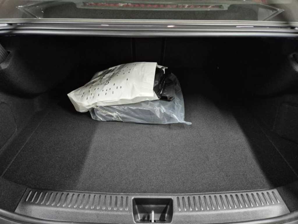 Mercedes Benz E class - Vista 6