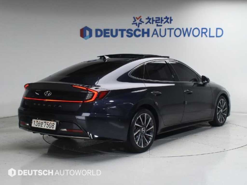 HYUNDAI Sonata - Vista 4