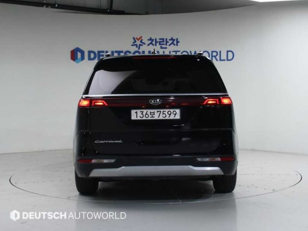 KIA Carnival - Vista 5