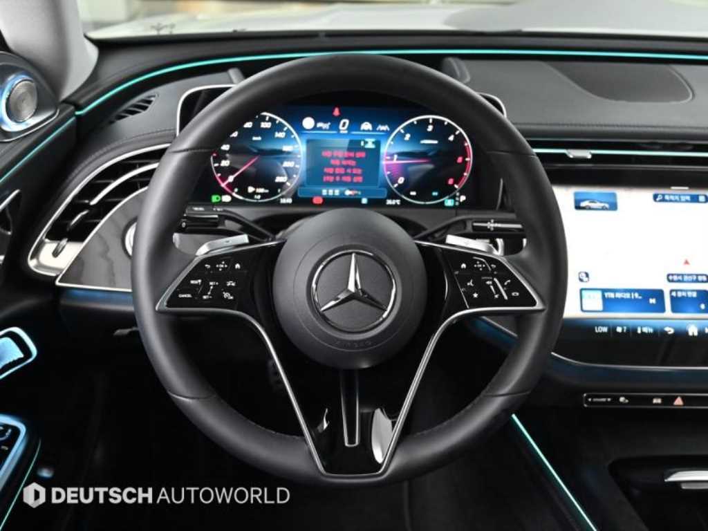 Mercedes Benz E class - Vista 12