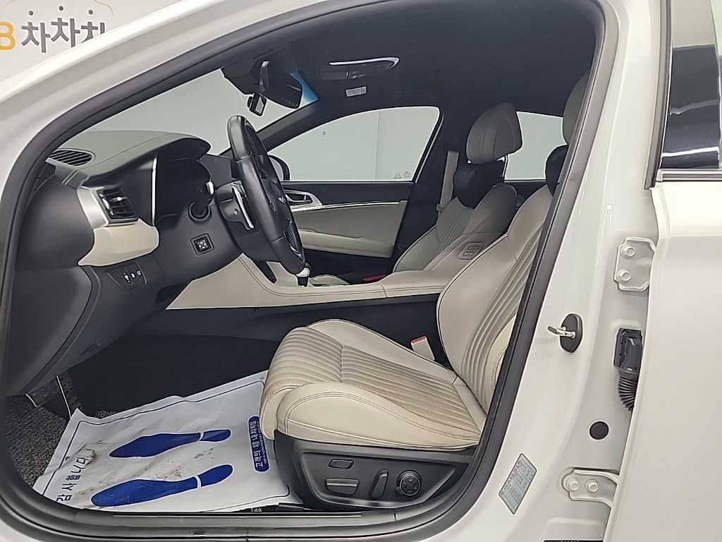 Genesis G70 - Vista 11