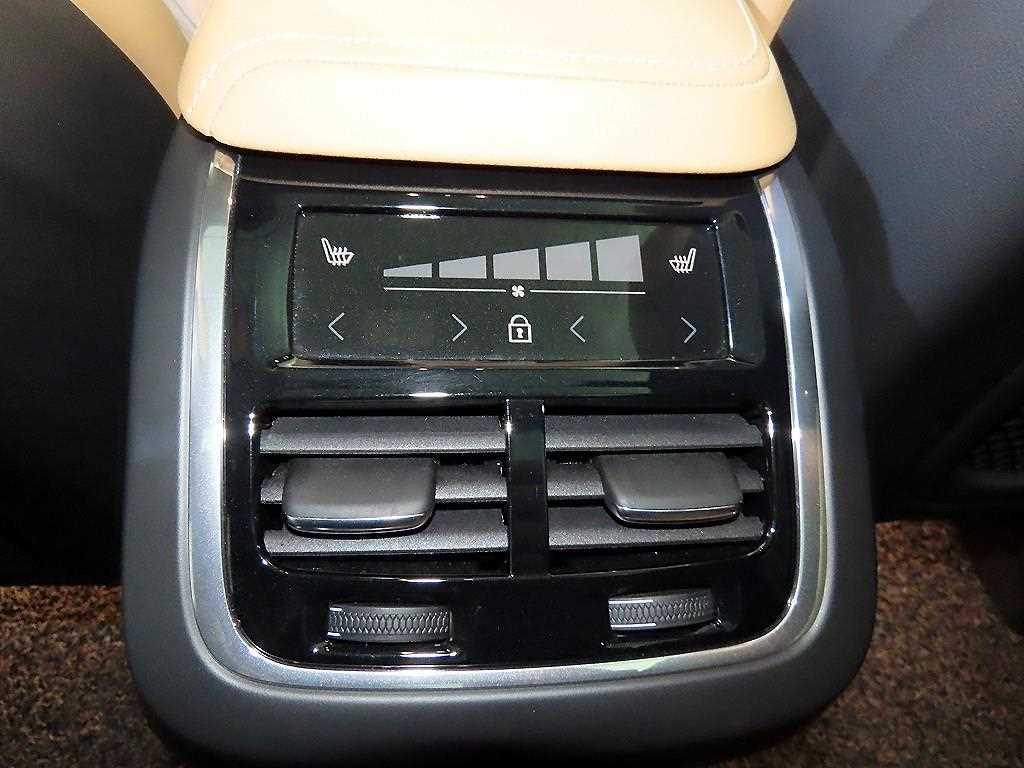 Volvo XC60 2021 Blanco - Importación desde Corea - HF Imports Iquique - Foto 14