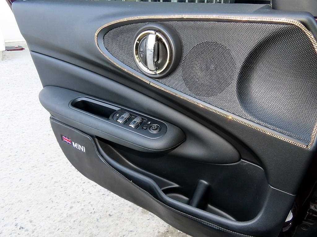 Mini Clubman - Vista 11