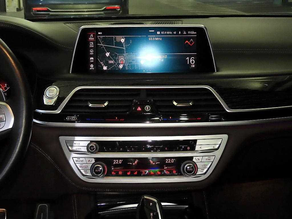 BMW 7 Series - Vista 11