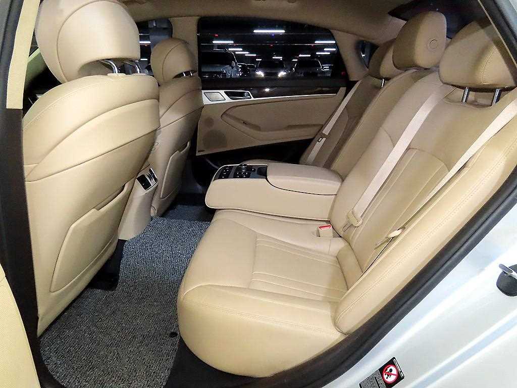 Genesis G80 - Vista 8