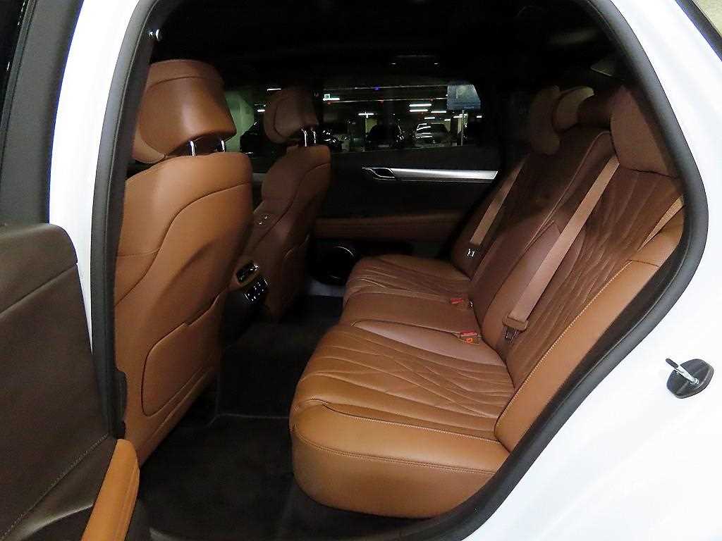 Genesis G80 - Vista 7