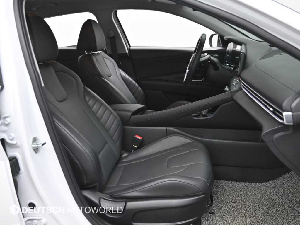 HYUNDAI Avante - Vista 10