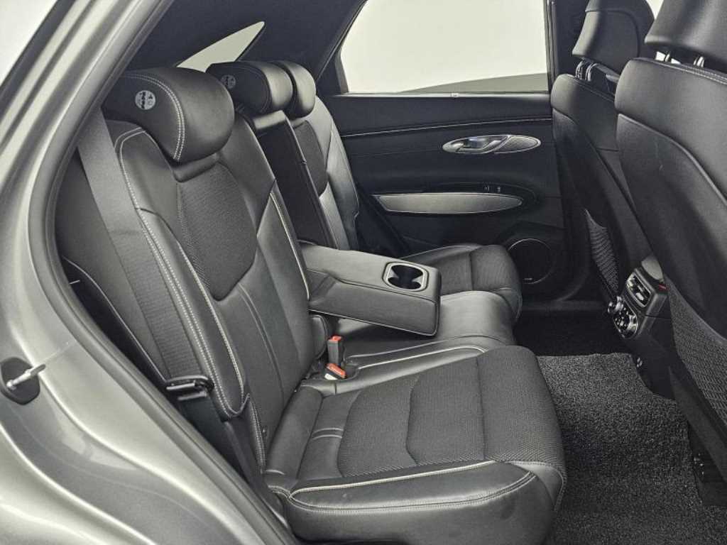 Genesis GV70 - Vista 12