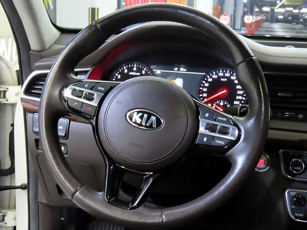 KIA K7 - Vista 8
