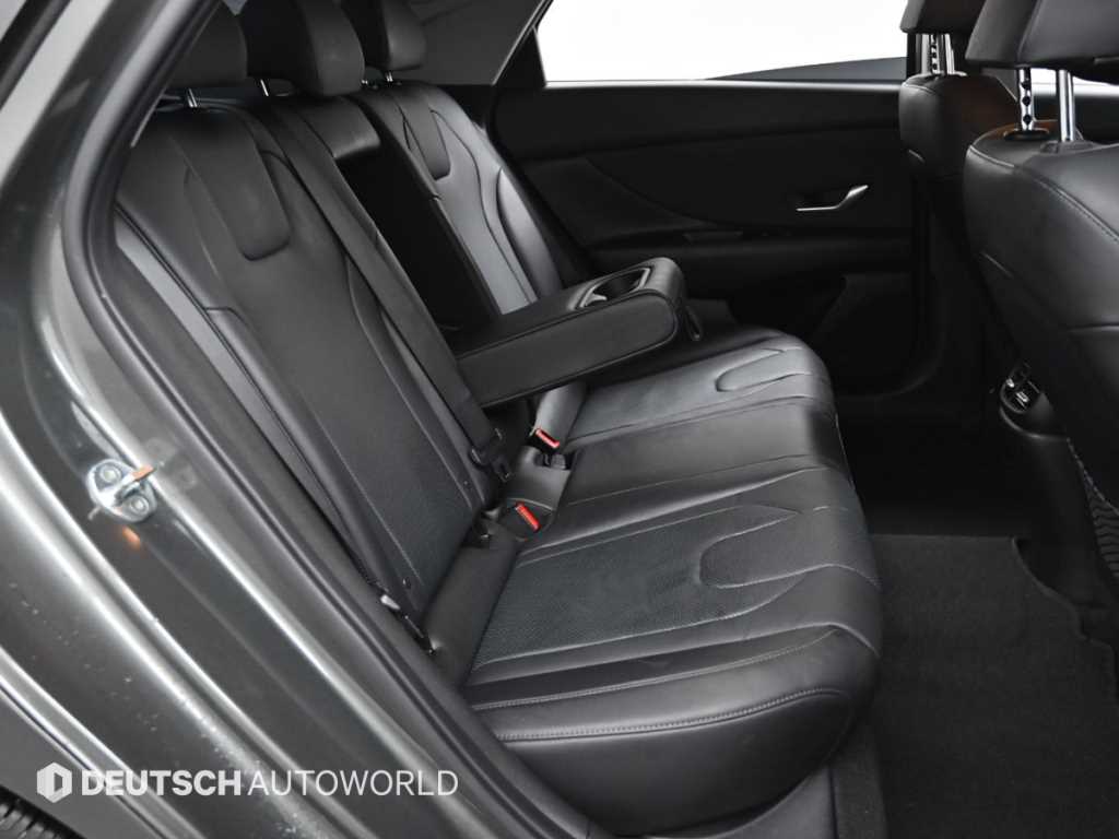 HYUNDAI Avante - Vista 12