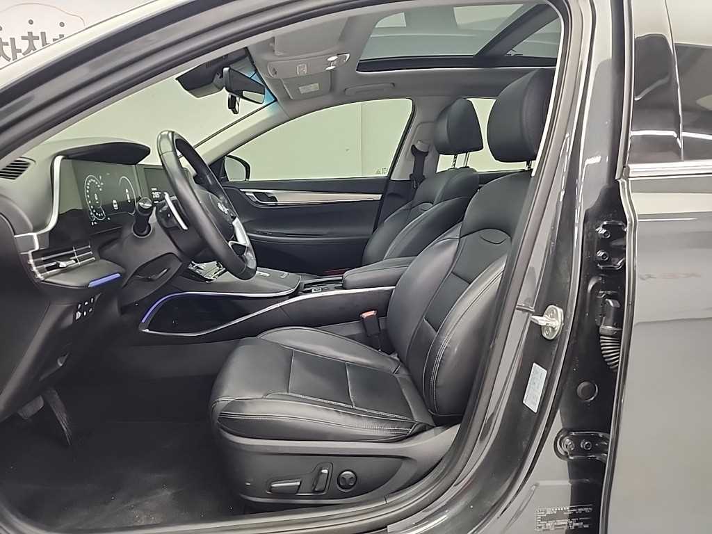 HYUNDAI Grandeur - Vista 11