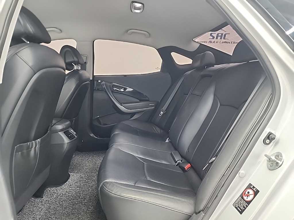 HYUNDAI Grandeur - Vista 12