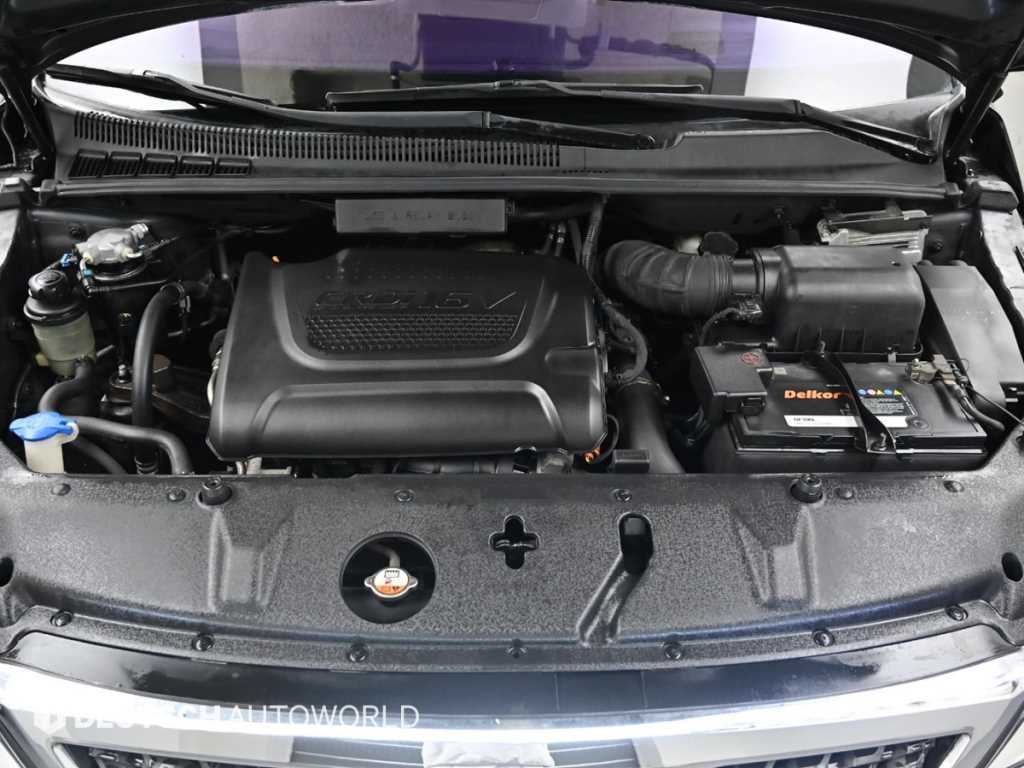 KIA Carnival - Vista 6