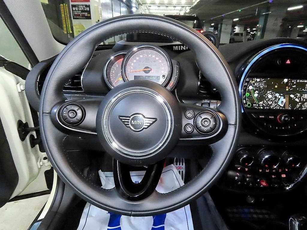 Mini Clubman - Vista 8