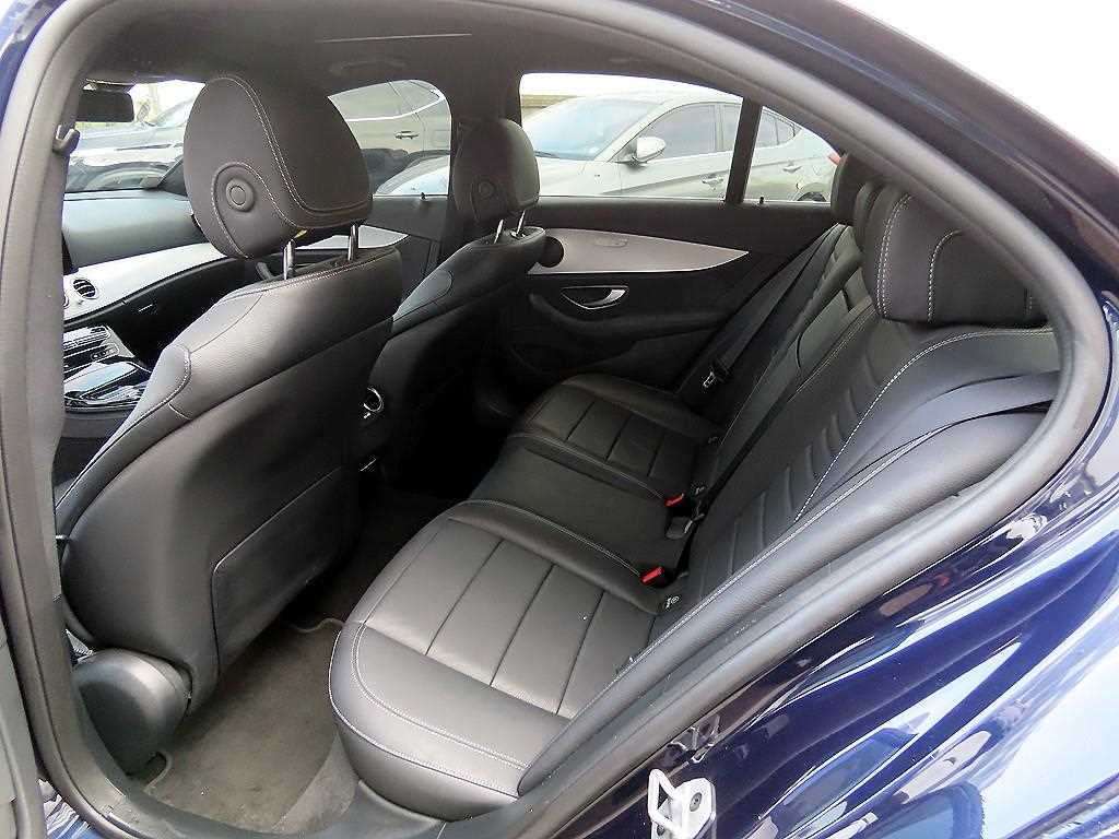 Mercedes Benz E class - Vista 6