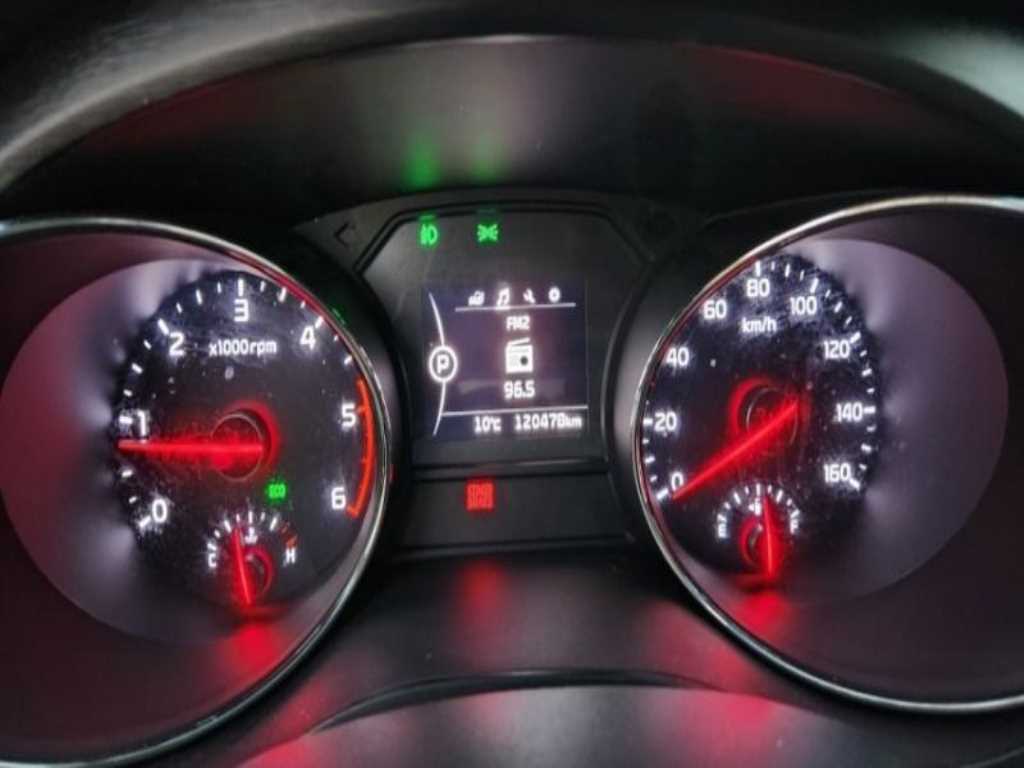 KIA Carnival - Vista 6