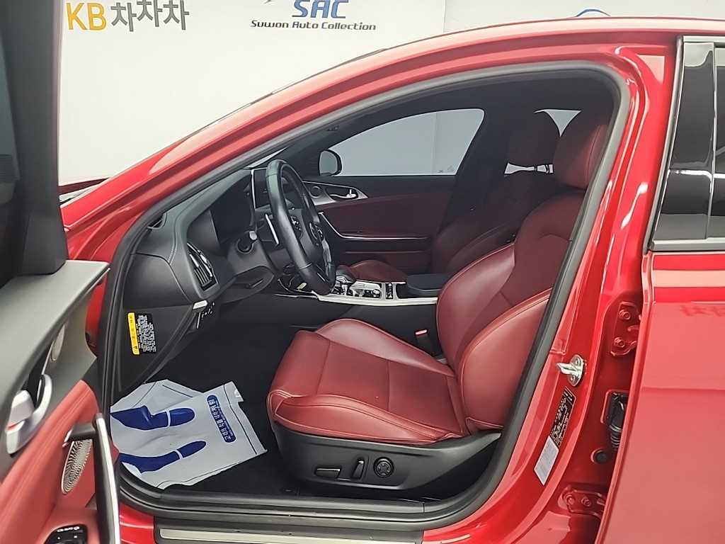 KIA Stinger - Vista 11