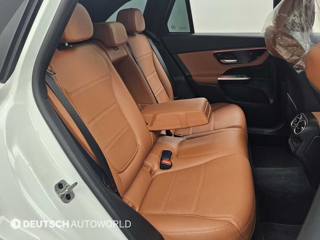 Mercedes Benz GLC Class - Vista 12