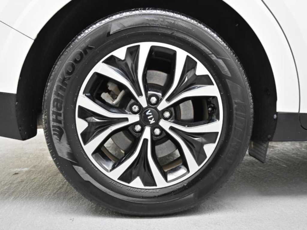 KIA Carnival - Vista 5