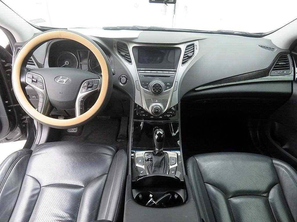 HYUNDAI Grandeur - Vista 7