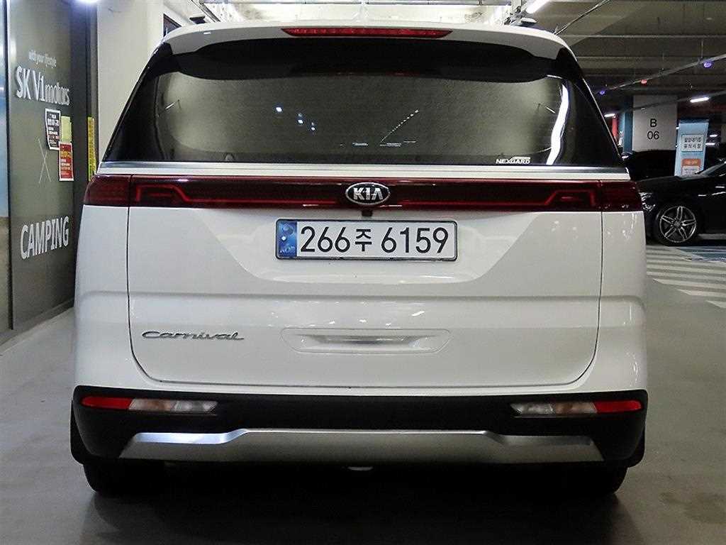 KIA Carnival - Vista 5