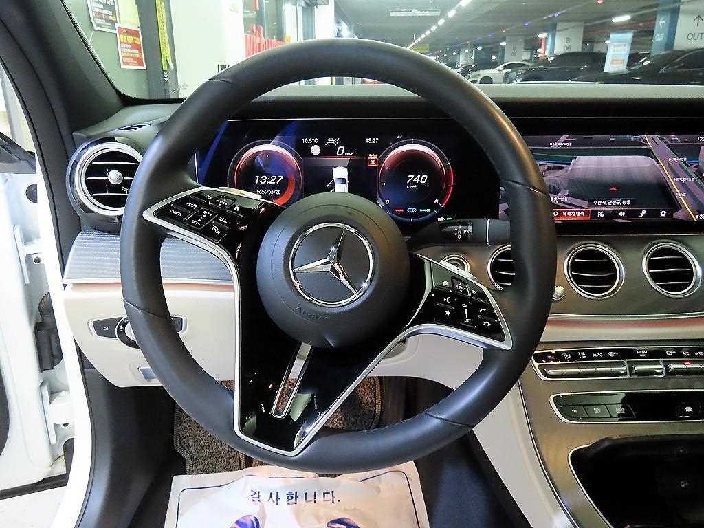 Mercedes Benz E class - Vista 9