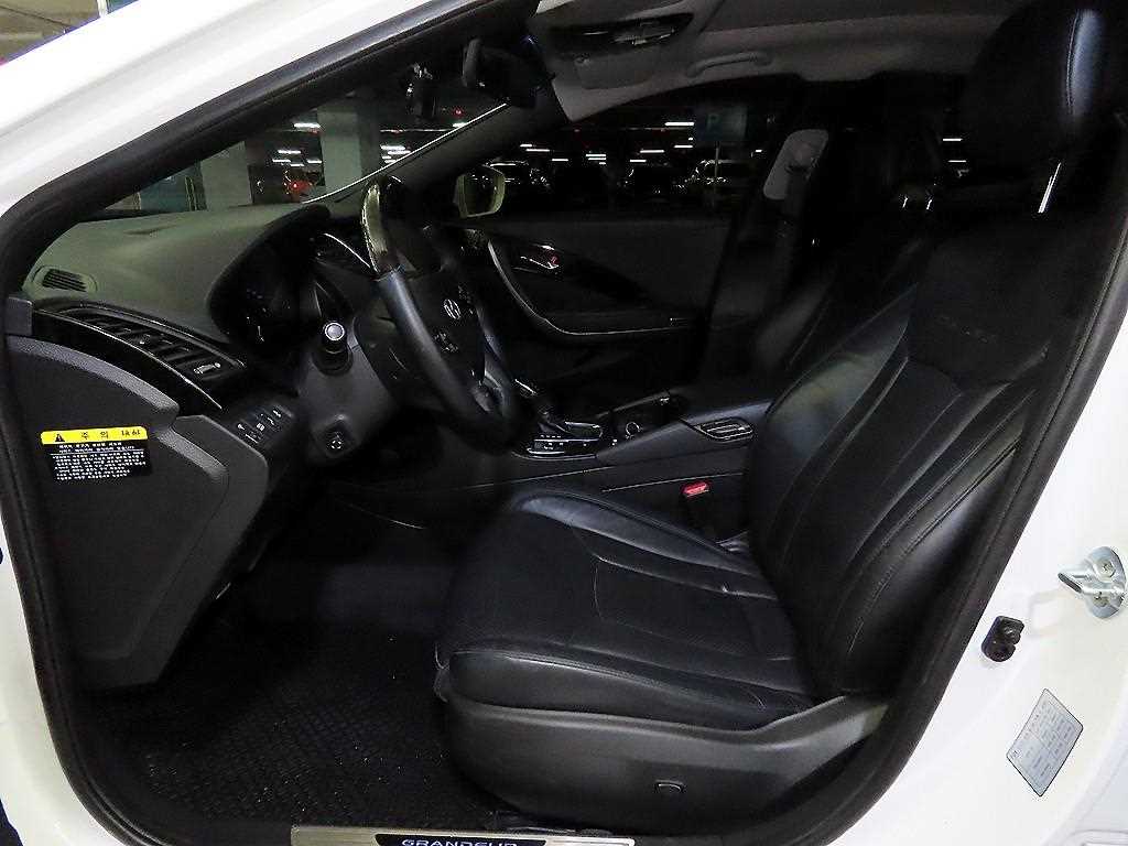 HYUNDAI Grandeur - Vista 6