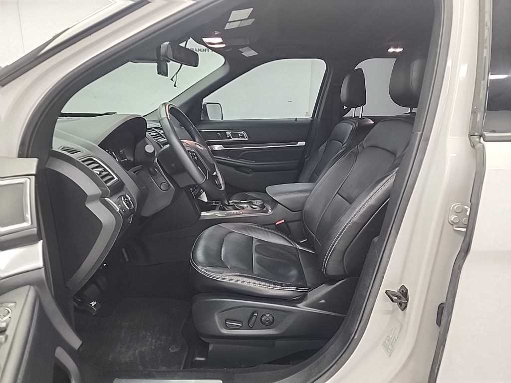 Ford Explorer - Vista 11