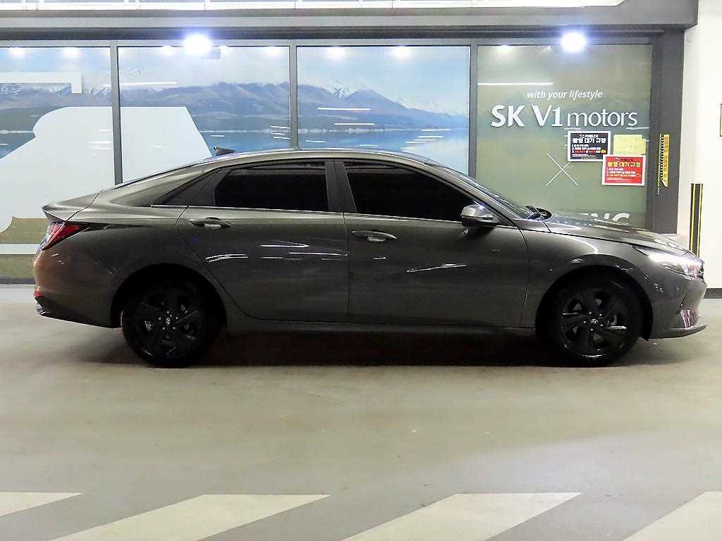 HYUNDAI Avante - Vista 4