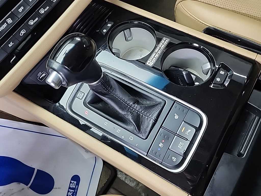 KIA Carnival - Vista 8